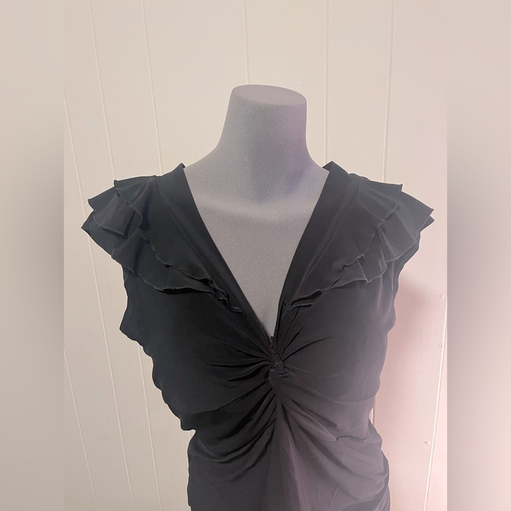 Suzie in the City ~ Black L V-Neck Blouse w/ Ruffles and a Twist